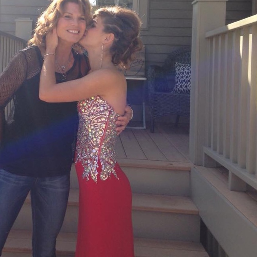 Formal dress - Picture 2 of 2